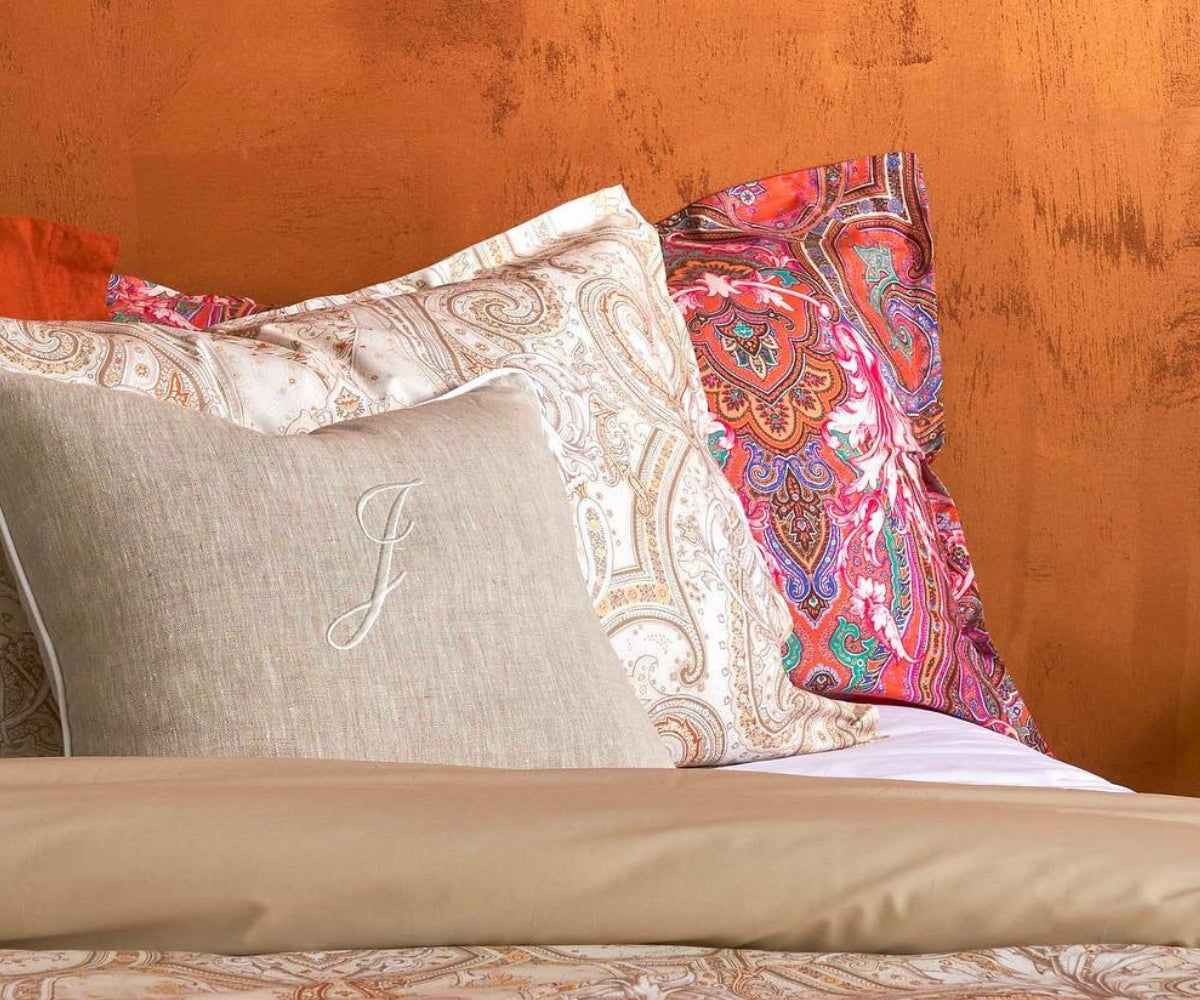 Guanciali letto con federe con fantasia Mozart stampata di colore rosso e corda