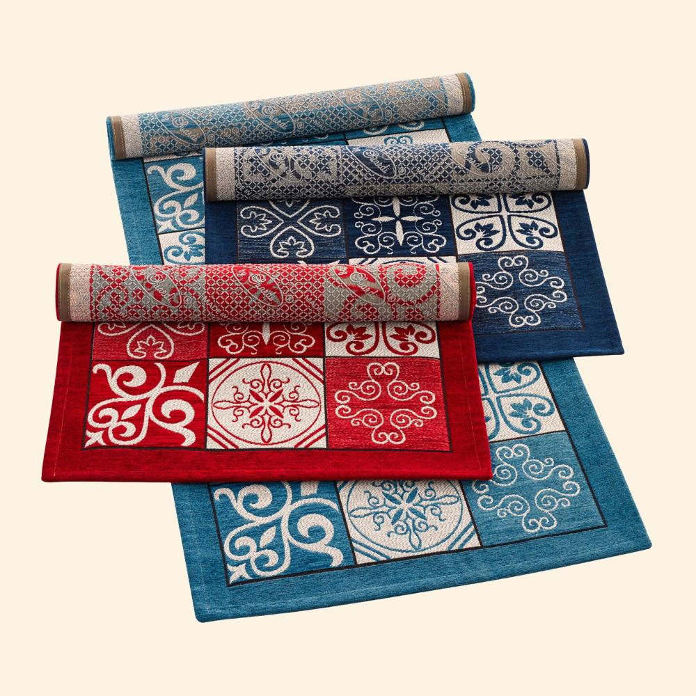 tappeti rossi blu e turchesi