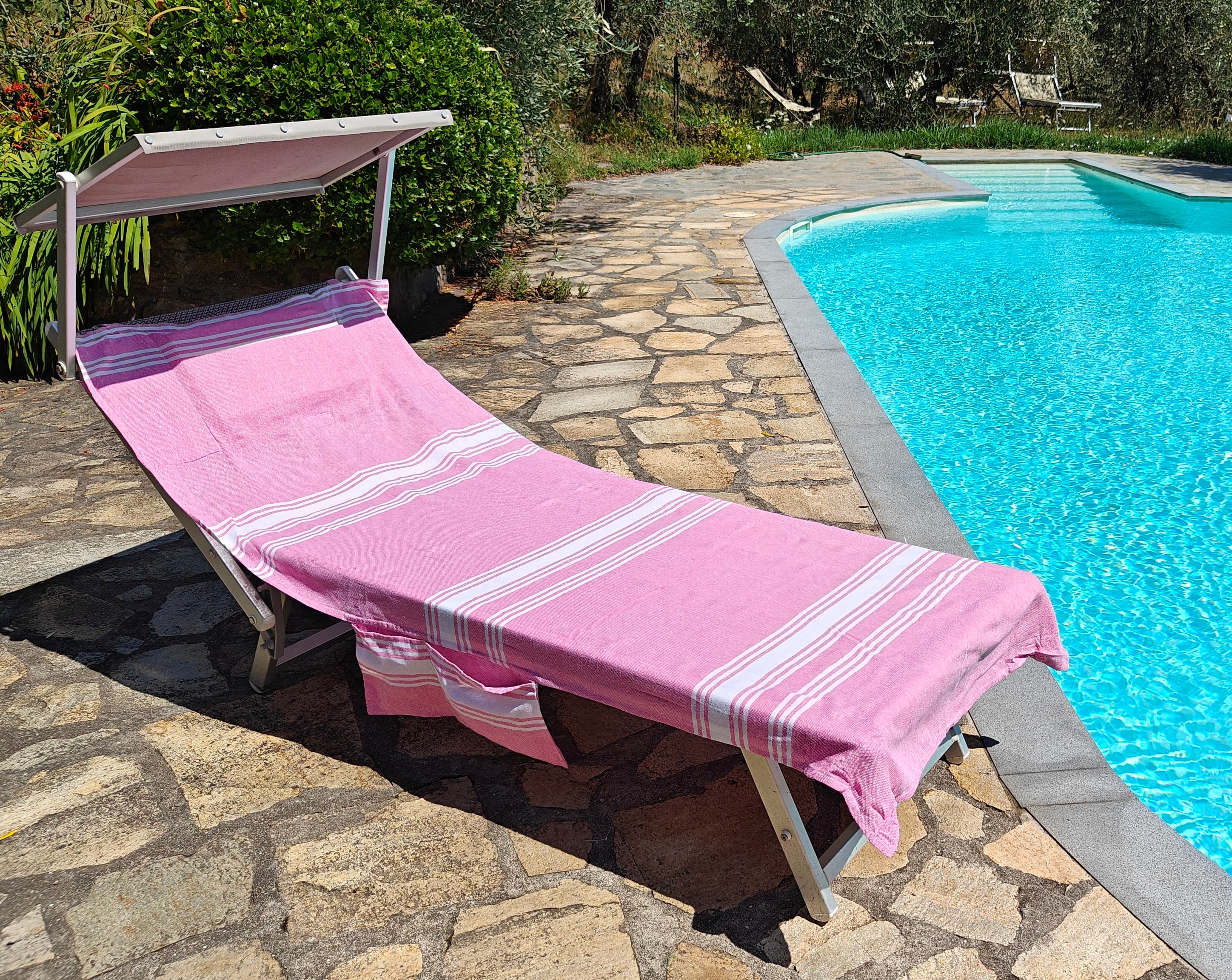 telo mare rosa con cuscino e tasche