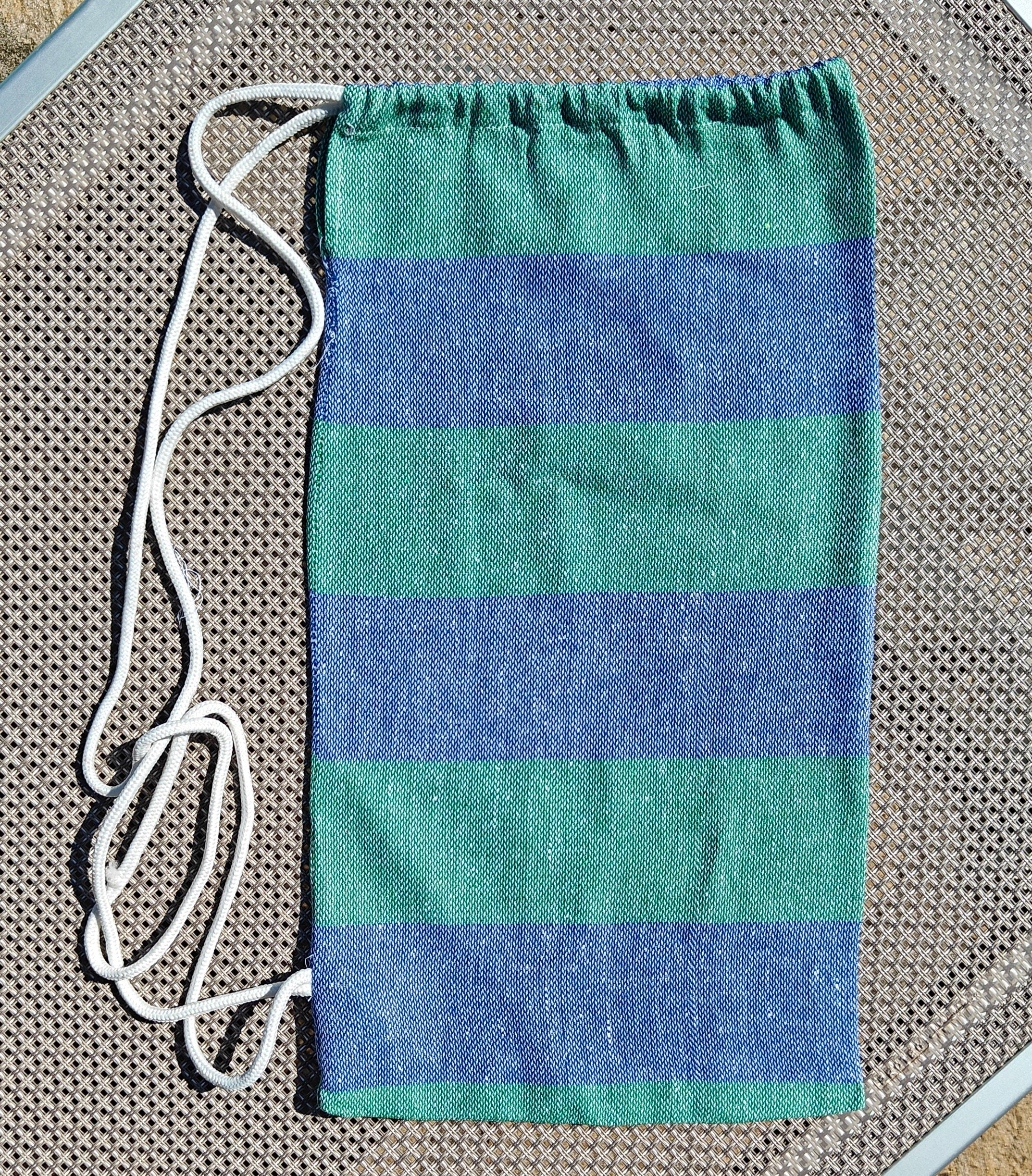 sacca con laccio blu e verde